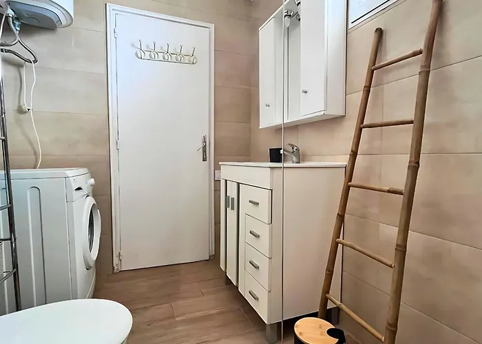 Cosy Flat 500 M From The With Swimming Pools And Tennis Court Alicante